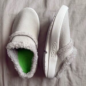 Oofos Oocoozie Fleece Clog Slipper